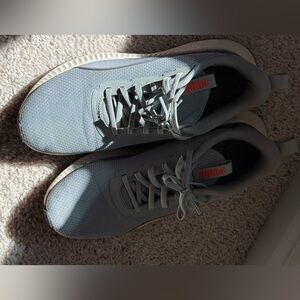 Puma Men's Light Gray Athletic Shoes